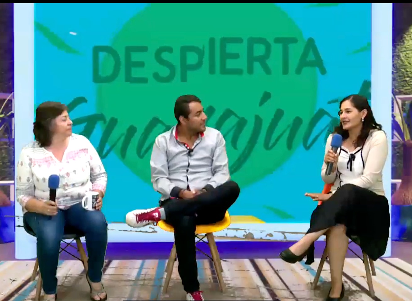 Kathya Amaya y Julia Salido concluyen su discusión sobre las necesidades de los perros en el Canal 8 de TV