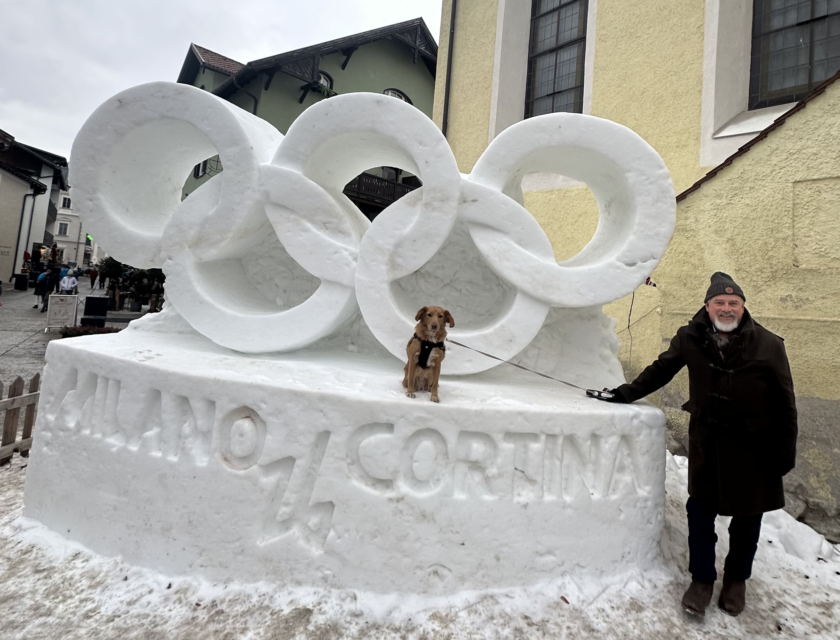 A 2026 Winter Olympics torchbearer and his dog are no strangers to Guanajuato